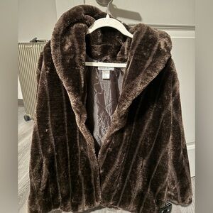 brown fur coat, fits women’s medium, worn once in great condition no tears